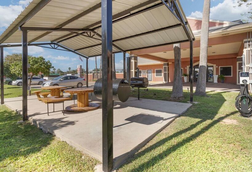 فندق Best Western Plus Edinburg Inn & Suites