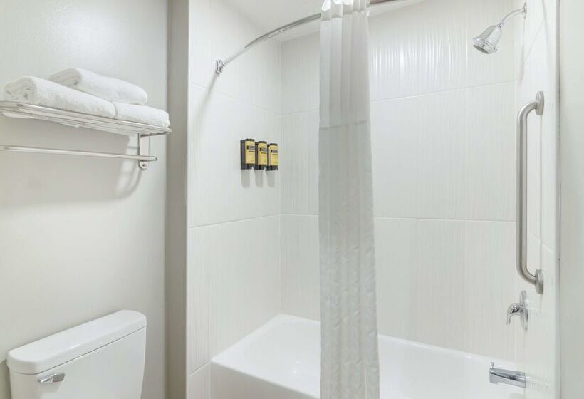 فندق Best Western Plus Edinburg Inn & Suites