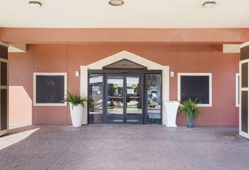 فندق Best Western Plus Edinburg Inn & Suites