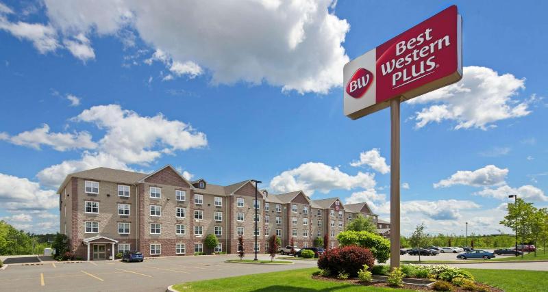 Best Western Plus Fredericton Hotel & Suites