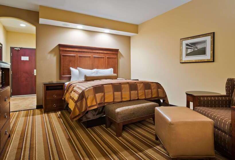 فندق Best Western Plus Kc Speedway Inn & Suites
