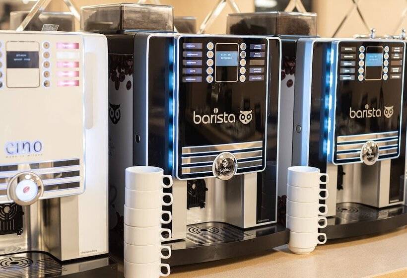 هتل Bogemia On Vavilova Street