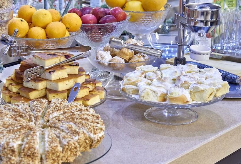 هتل Bogemia On Vavilova Street