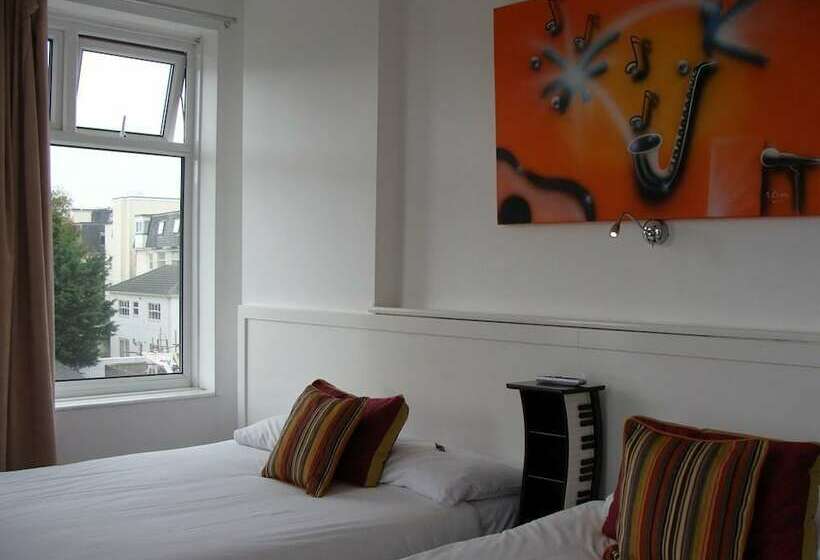 בית מלון כפרי Bonnington Beach