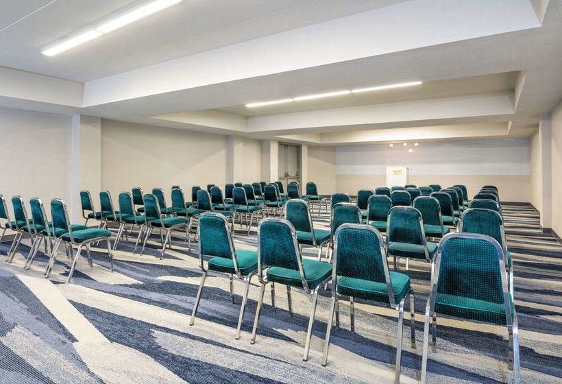 فندق Comfort Inn & Suites