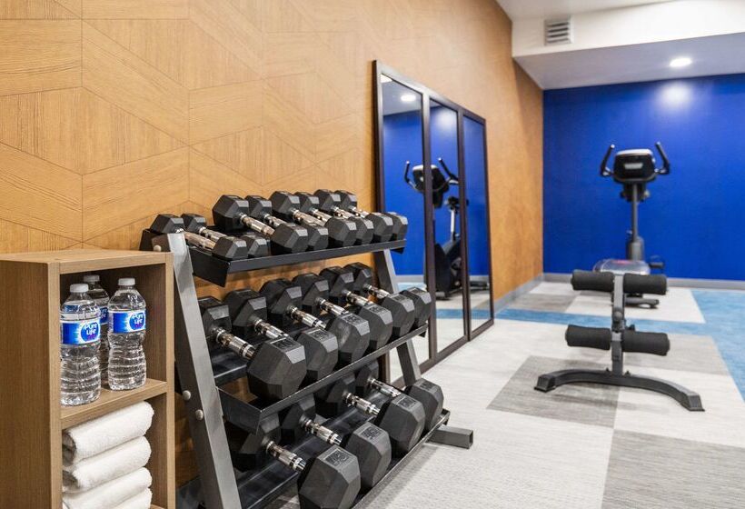 فندق Comfort Inn & Suites