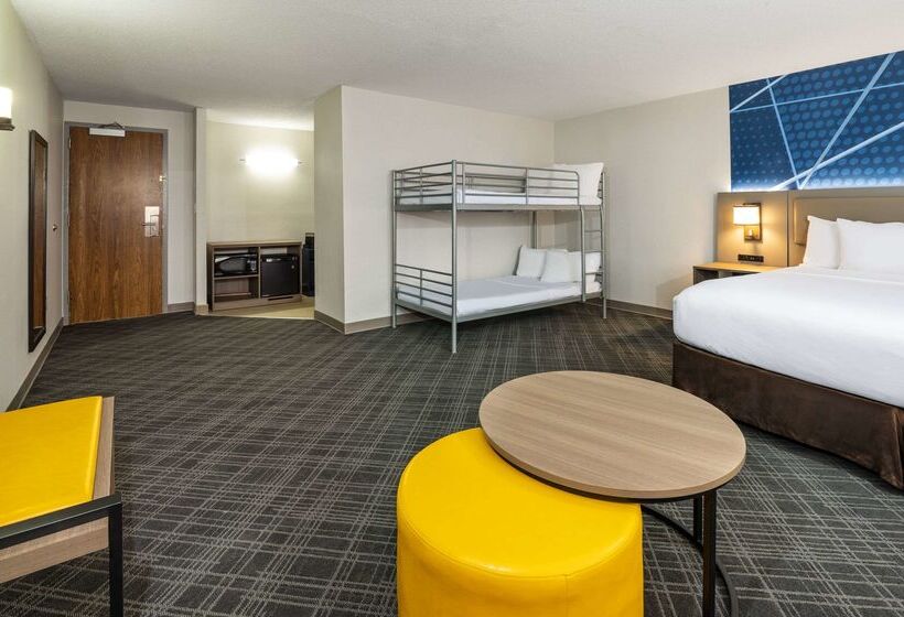 فندق Comfort Inn & Suites