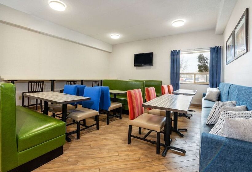 فندق Comfort Inn & Suites