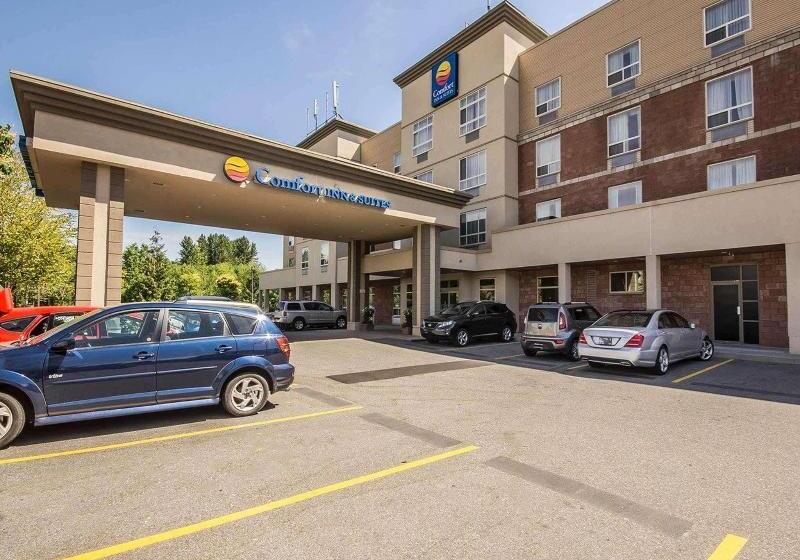 בית מלון כפרי Comfort Inn & Suites