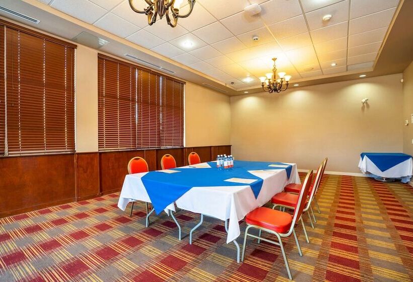 فندق Comfort Inn & Suites