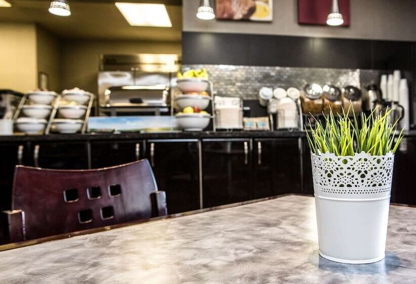 酒店 Comfort Suites Kelowna