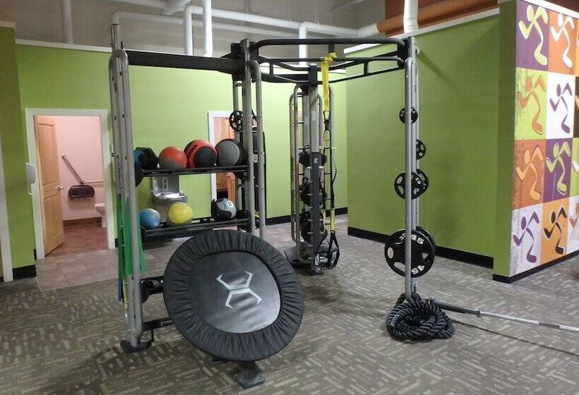 酒店 Comfort Suites Kelowna