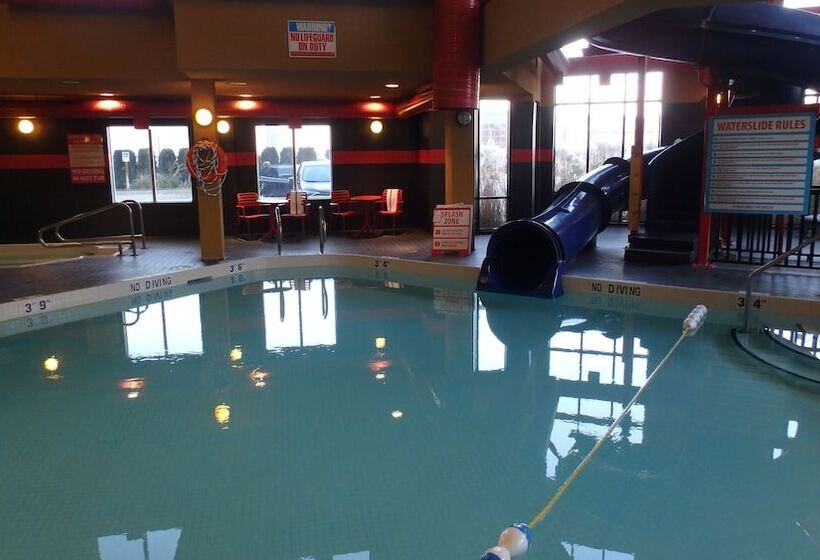 酒店 Comfort Suites Kelowna