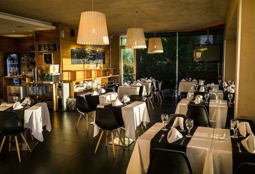 Отель Costa Colonia  Riverside Boutique