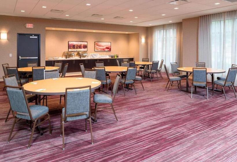 בית מלון כפרי Courtyard Louisville Downtown