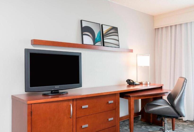 בית מלון כפרי Courtyard Louisville Downtown