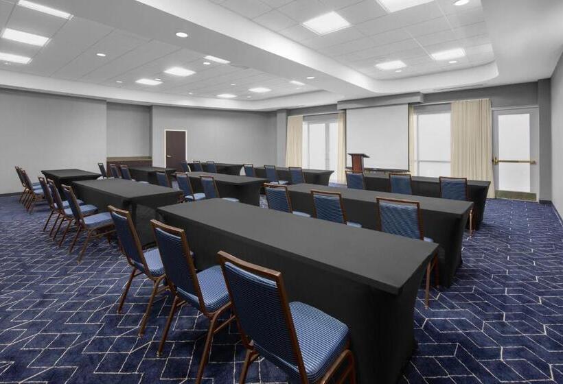 فندق Courtyard Tampa Oldsmar