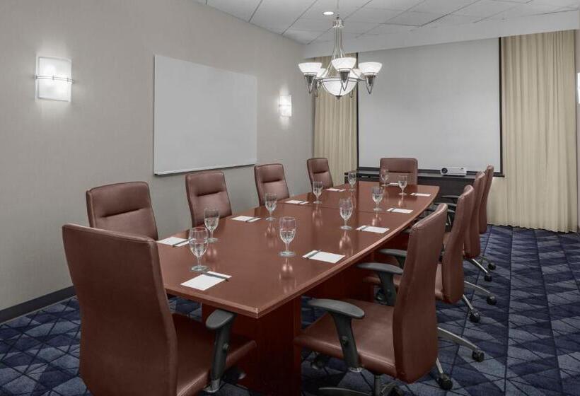 فندق Courtyard Tampa Oldsmar