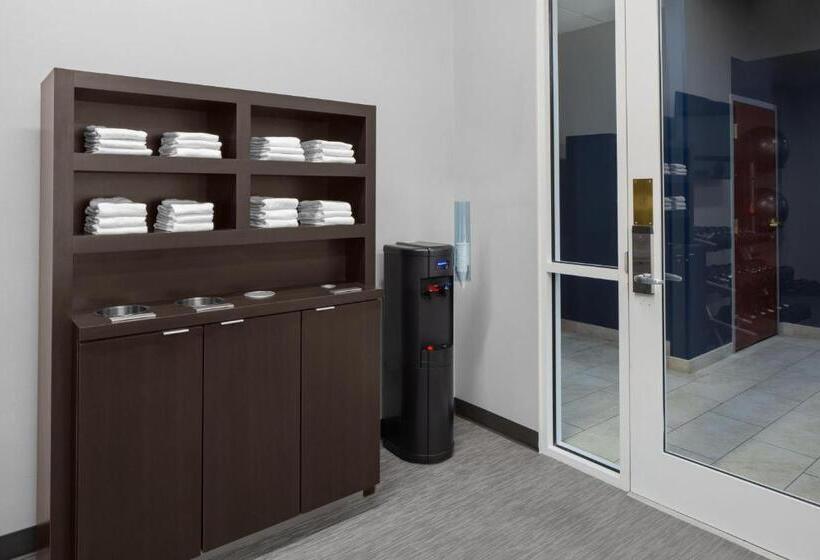 فندق Courtyard Tampa Oldsmar