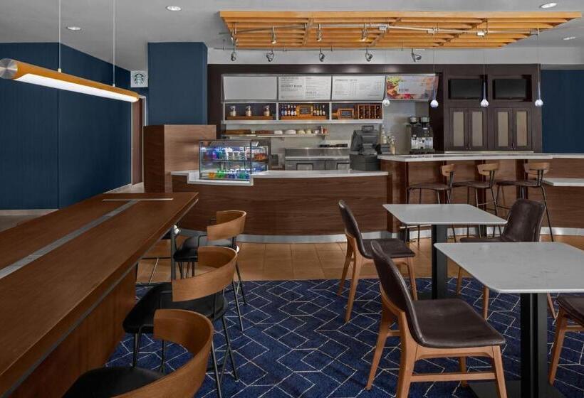 فندق Courtyard Tampa Oldsmar