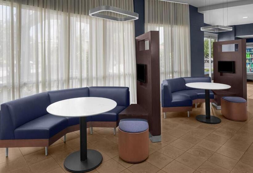 فندق Courtyard Tampa Oldsmar