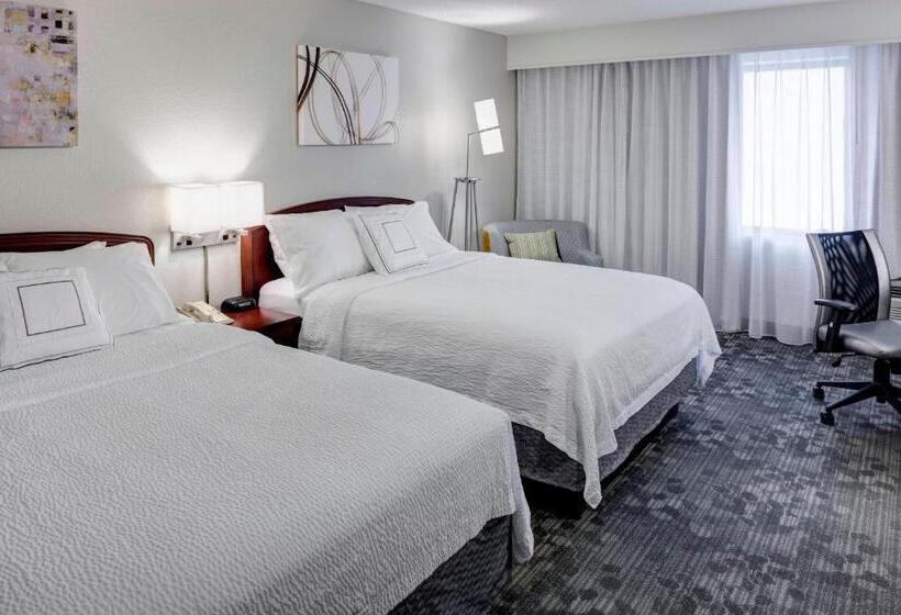 酒店 Courtyard By Marriott Wichita East