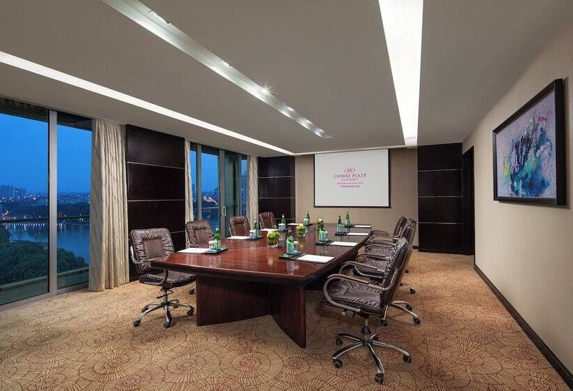 Otel Crowne Plaza Shanghai Xiayang Lake, An Ihg