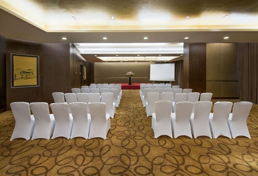 Otel Crowne Plaza Shanghai Xiayang Lake, An Ihg