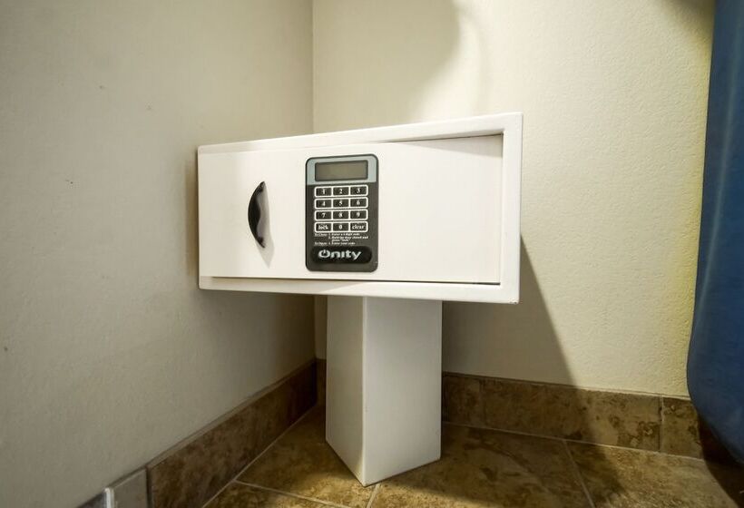 هتل Days Inn By Wyndham Baton Rouge I 10