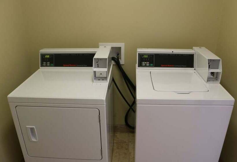 هتل Days Inn By Wyndham Baton Rouge I 10