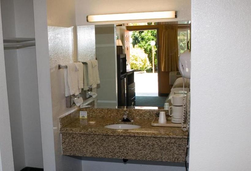 호텔 Days Inn By Wyndham King City