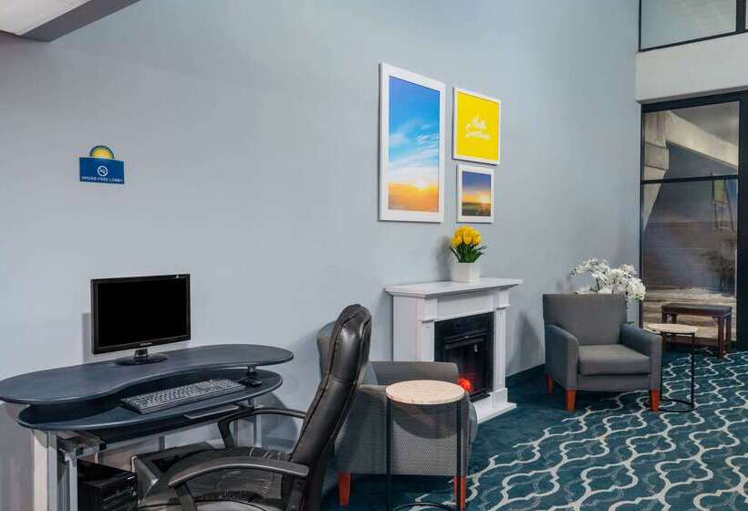 ホテル Days Inn By Wyndham Scranton Pa