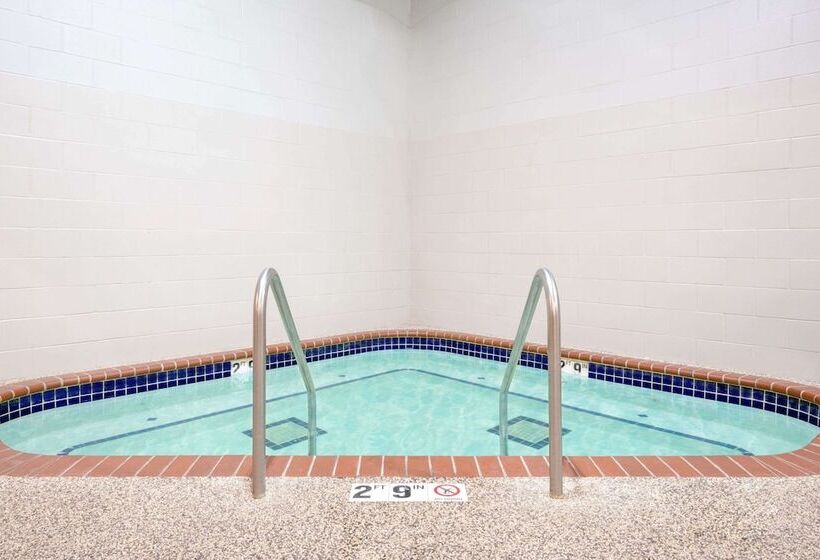 فندق Days Inn By Wyndham St Cloud