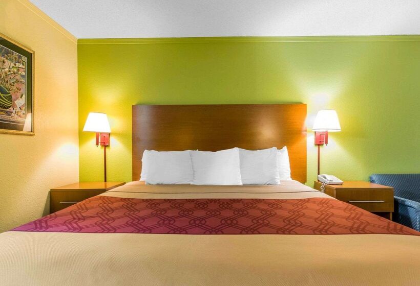 בית מלון כפרי Econo Lodge