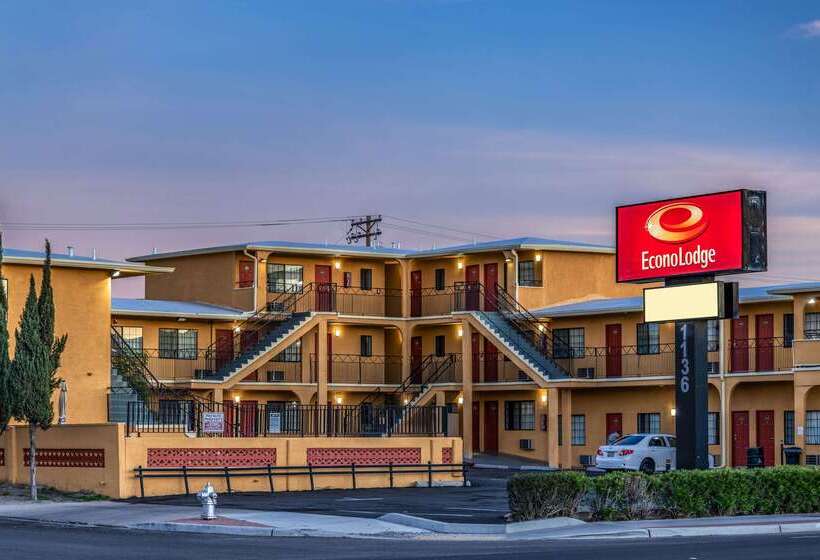 هتل Econo Lodge Near The University Of Arizona