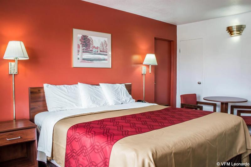 هتل Econo Lodge Near The University Of Arizona