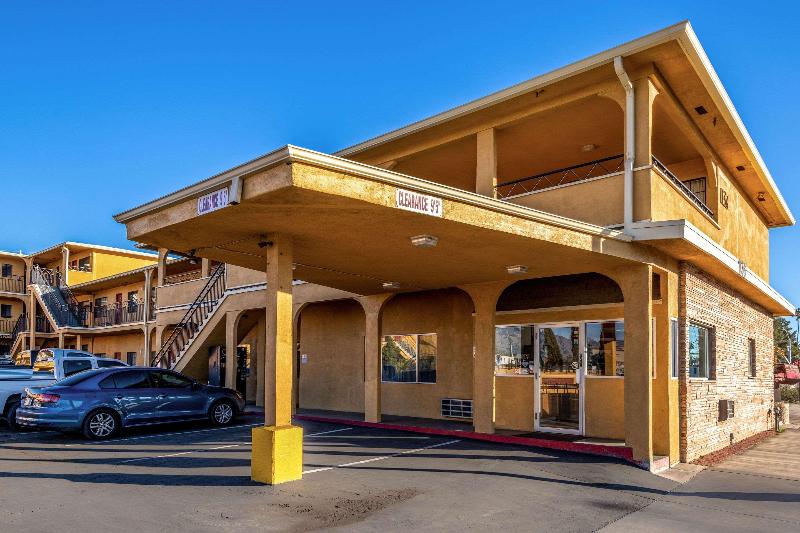 هتل Econo Lodge Near The University Of Arizona