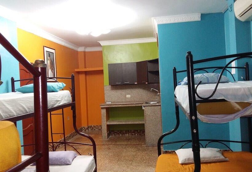 בית מלון כפרי Eloy Alfaro   Hostel