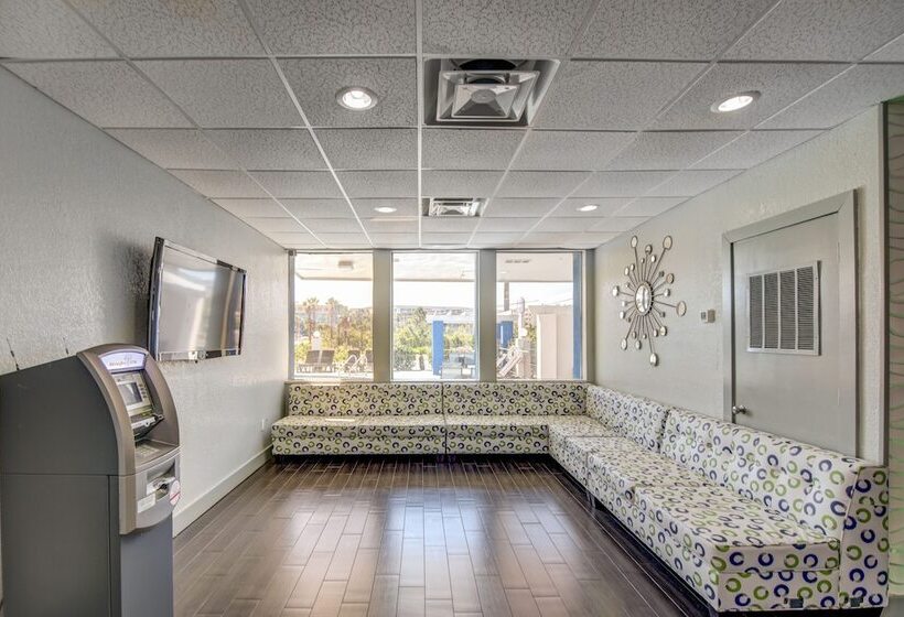 فندق Emerald Coast Inn And Suites