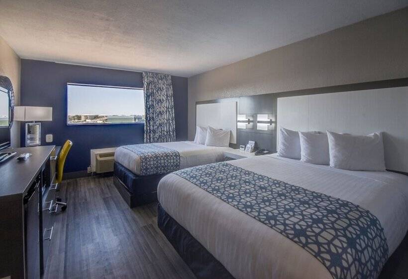 فندق Emerald Coast Inn And Suites