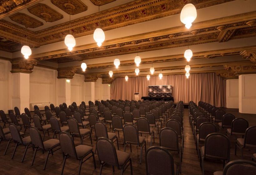 Отель Esplendor By Wyndham Montevideo Cervantes