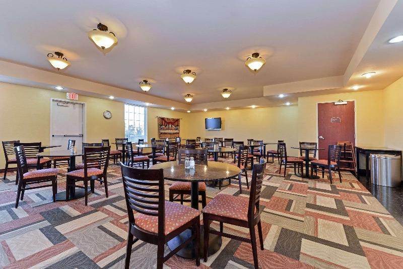 فندق Express Inn & Suites