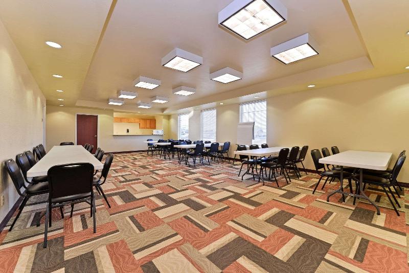 فندق Express Inn & Suites