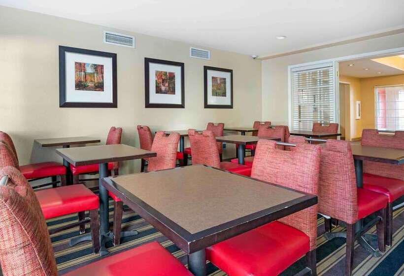 ホテル Extended Stay America Suites  Cincinnati  Blue Ash  Reed Hartman