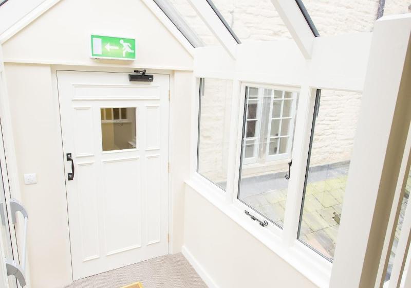 George Hotel & Granary