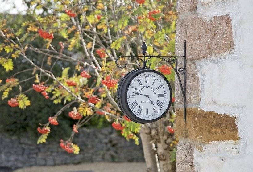 هتل Hawthorn Farm Guest House