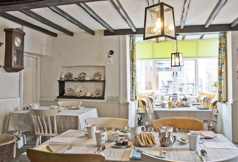 هتل Hawthorn Farm Guest House