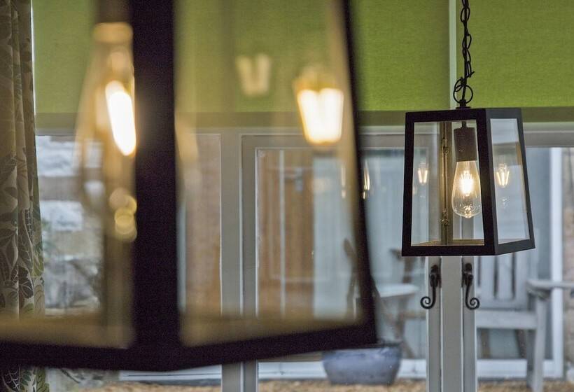 هتل Hawthorn Farm Guest House