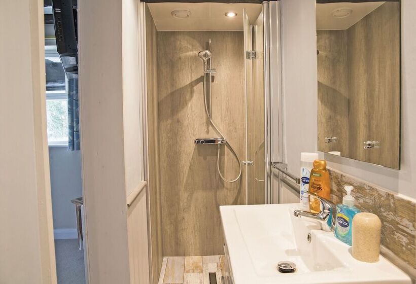 هتل Hawthorn Farm Guest House