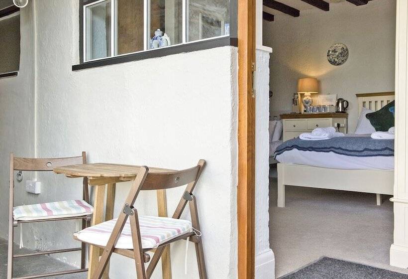 هتل Hawthorn Farm Guest House